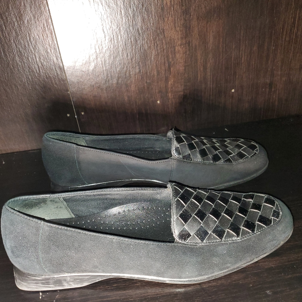 Trotters Suede woven tip Loafers Size 8.5M
